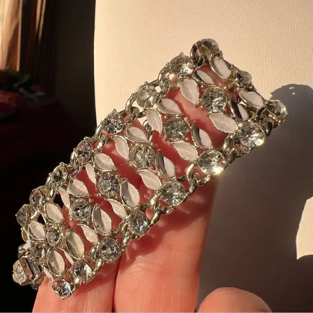 Vintage Silver Rhinestone Petal Link Bracelet